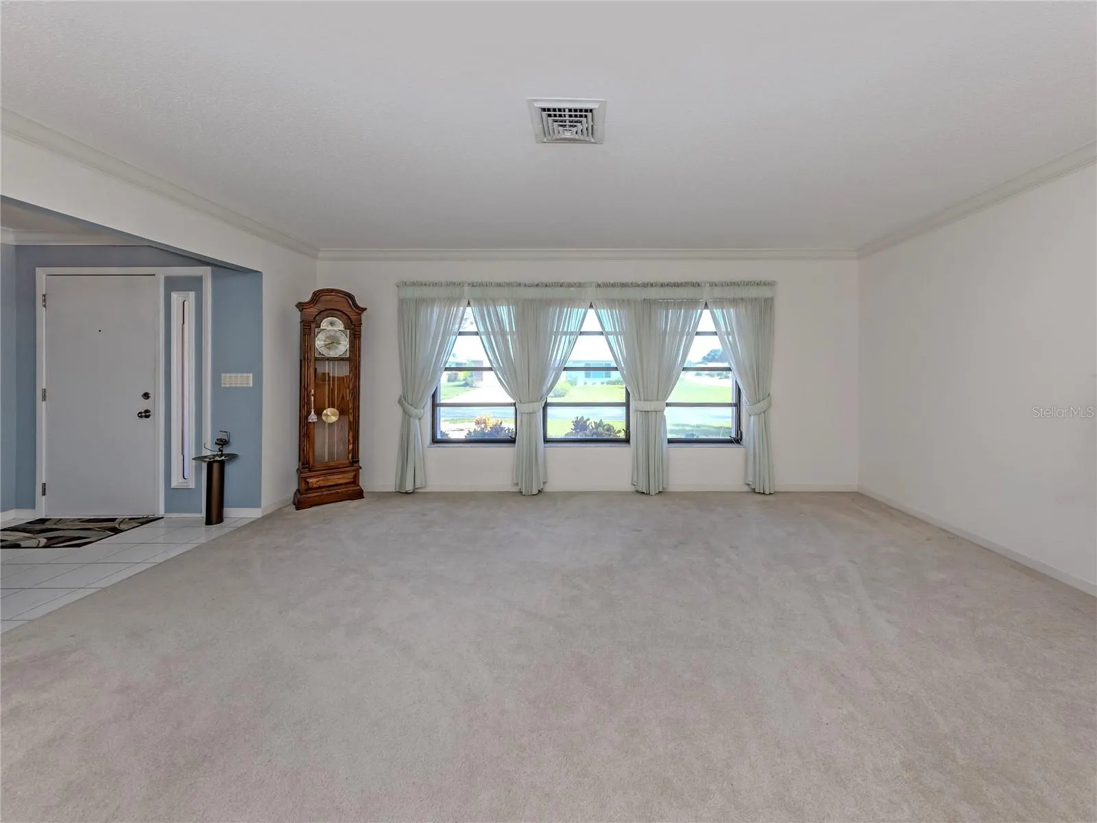 1612 VIKKI CT