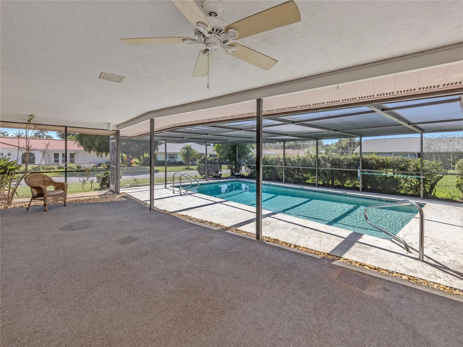1612 VIKKI CT