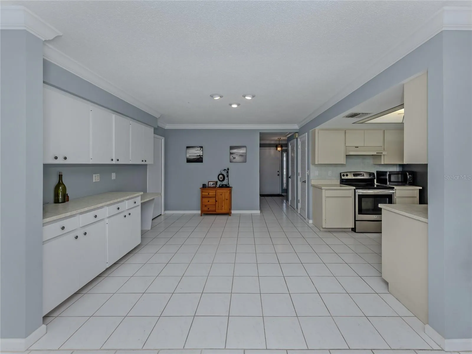 1612 VIKKI CT