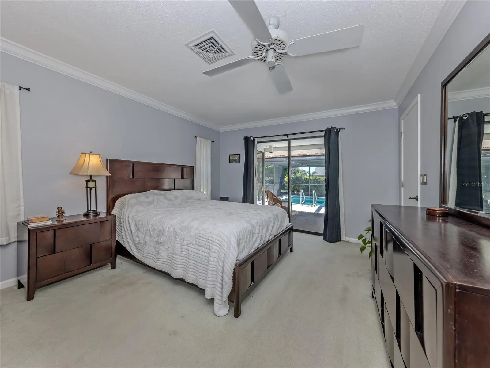 1612 VIKKI CT