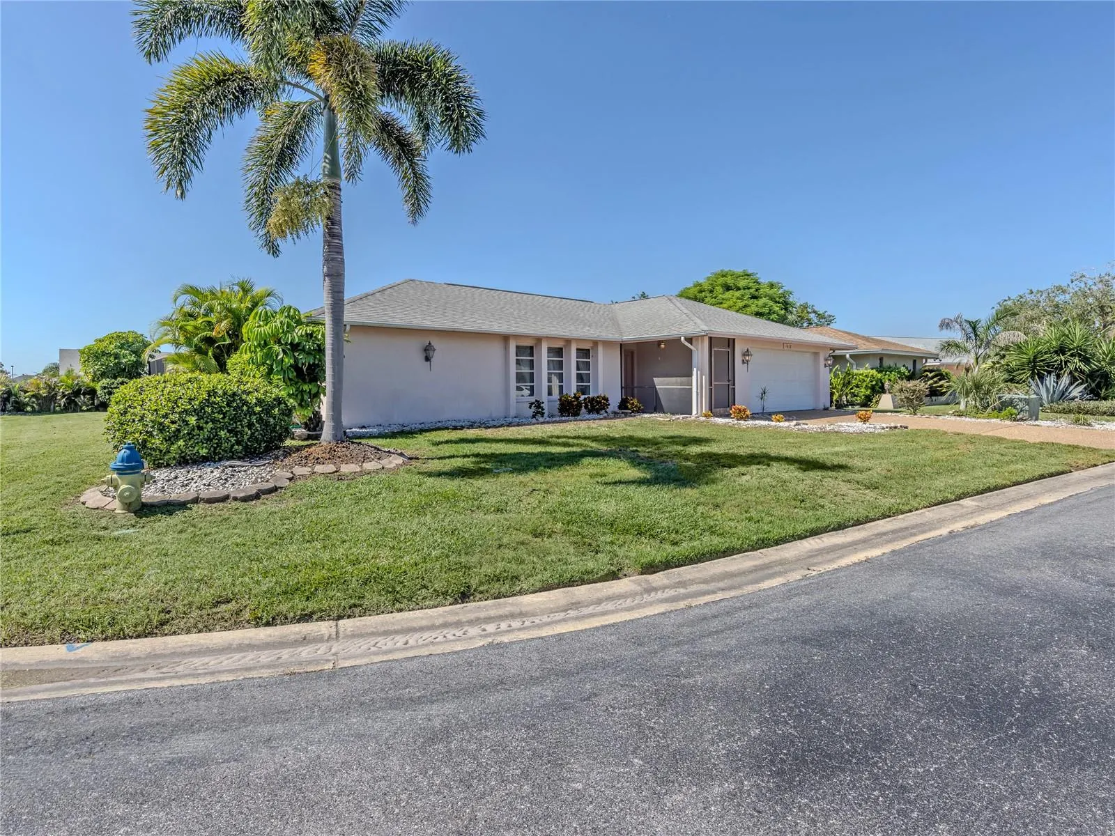 1612 VIKKI CT