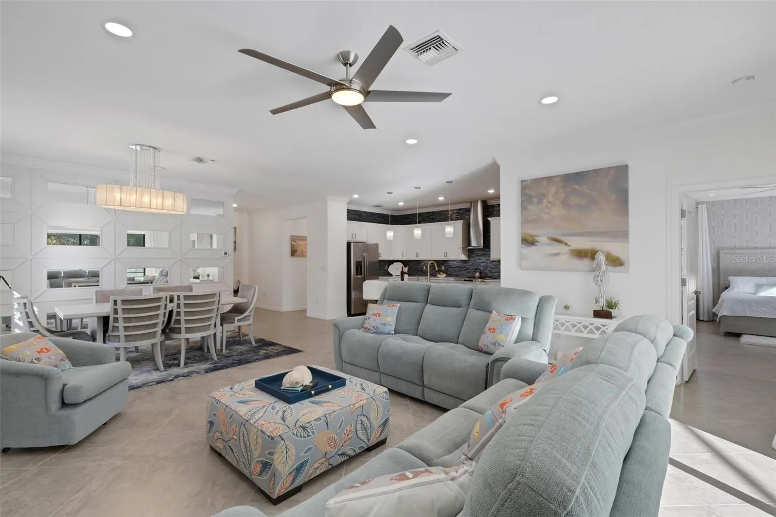 19336 BLUFF DR