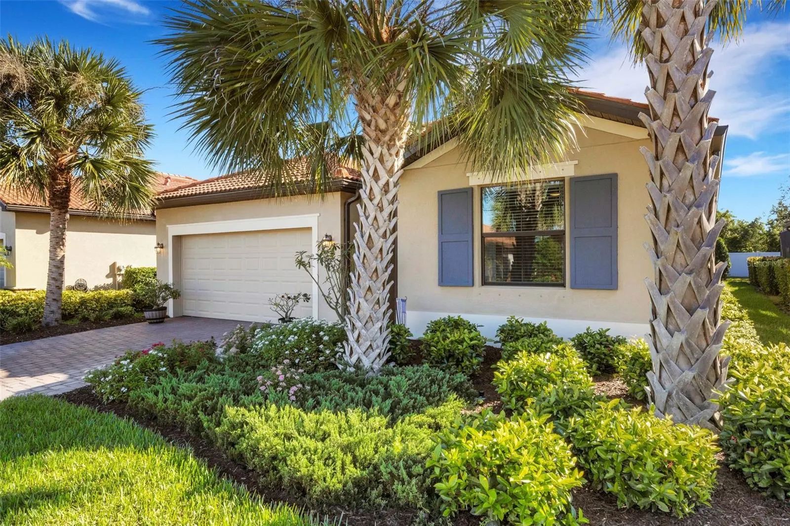 19336 BLUFF DR