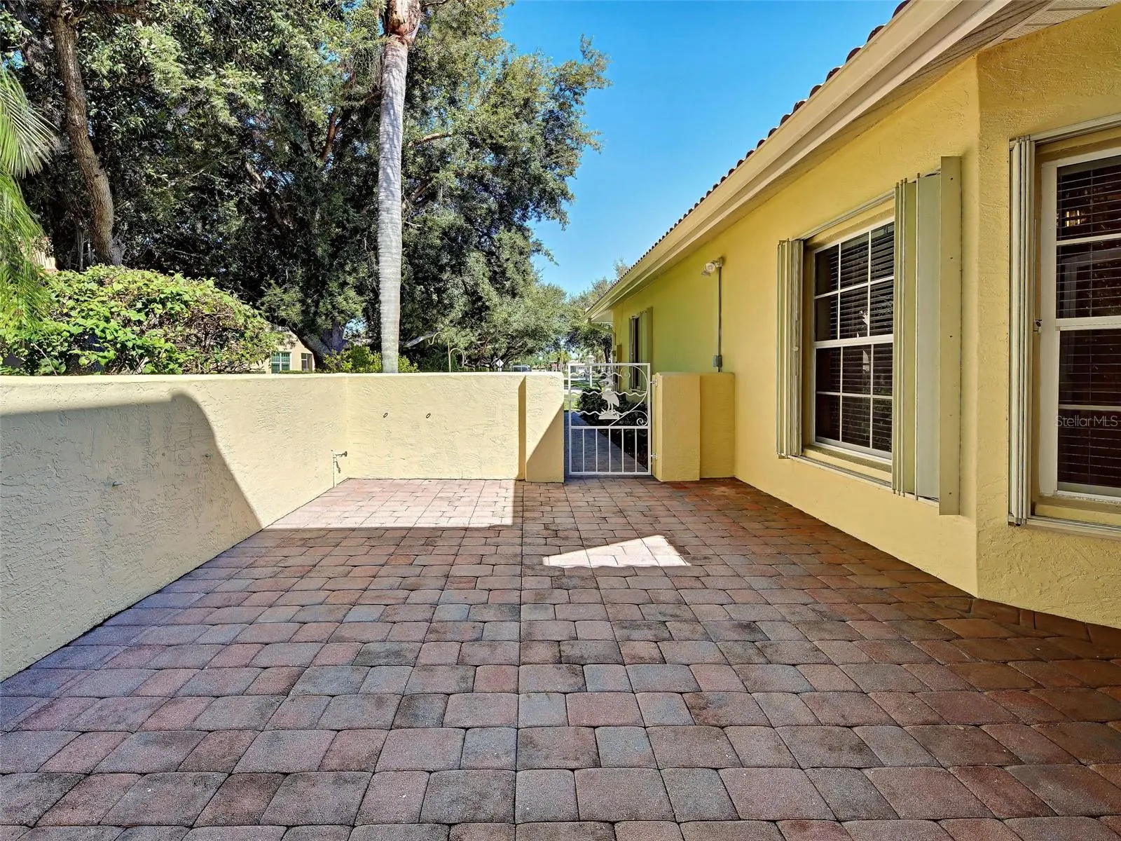 251 VISTA DEL LAGO WAY
