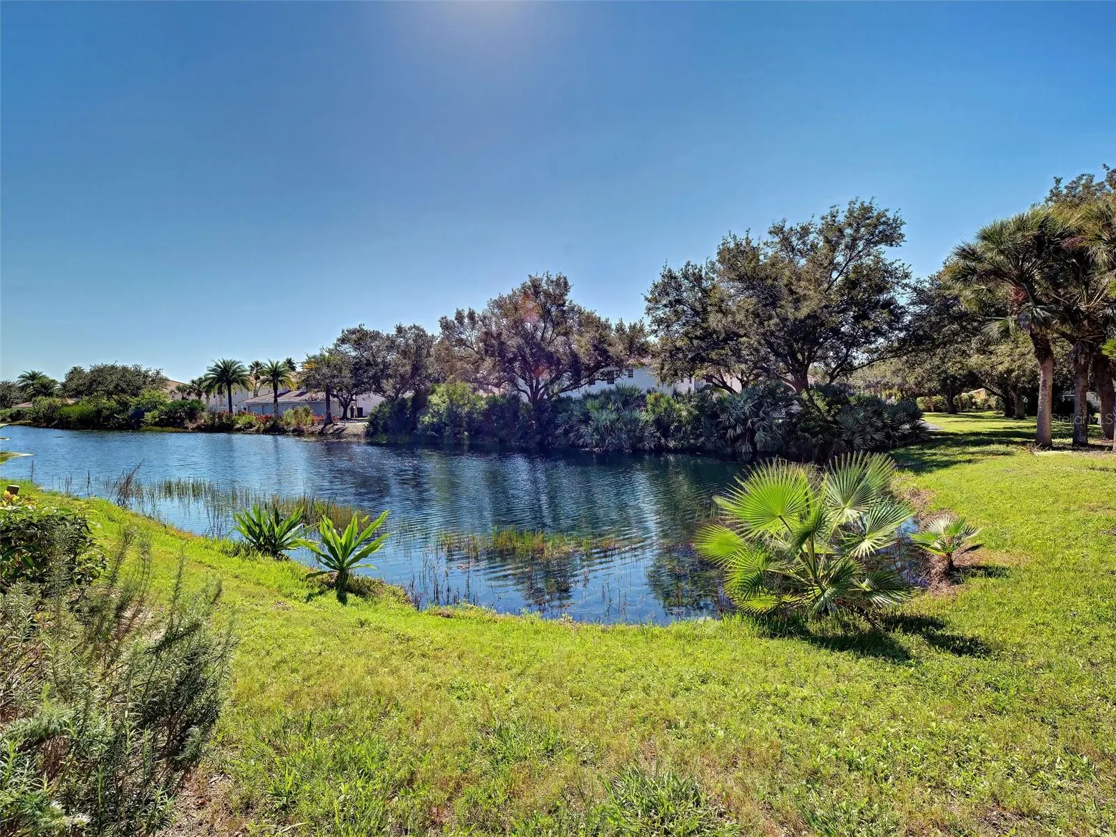 251 VISTA DEL LAGO WAY