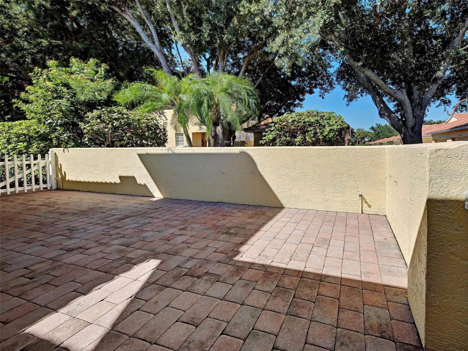 251 VISTA DEL LAGO WAY