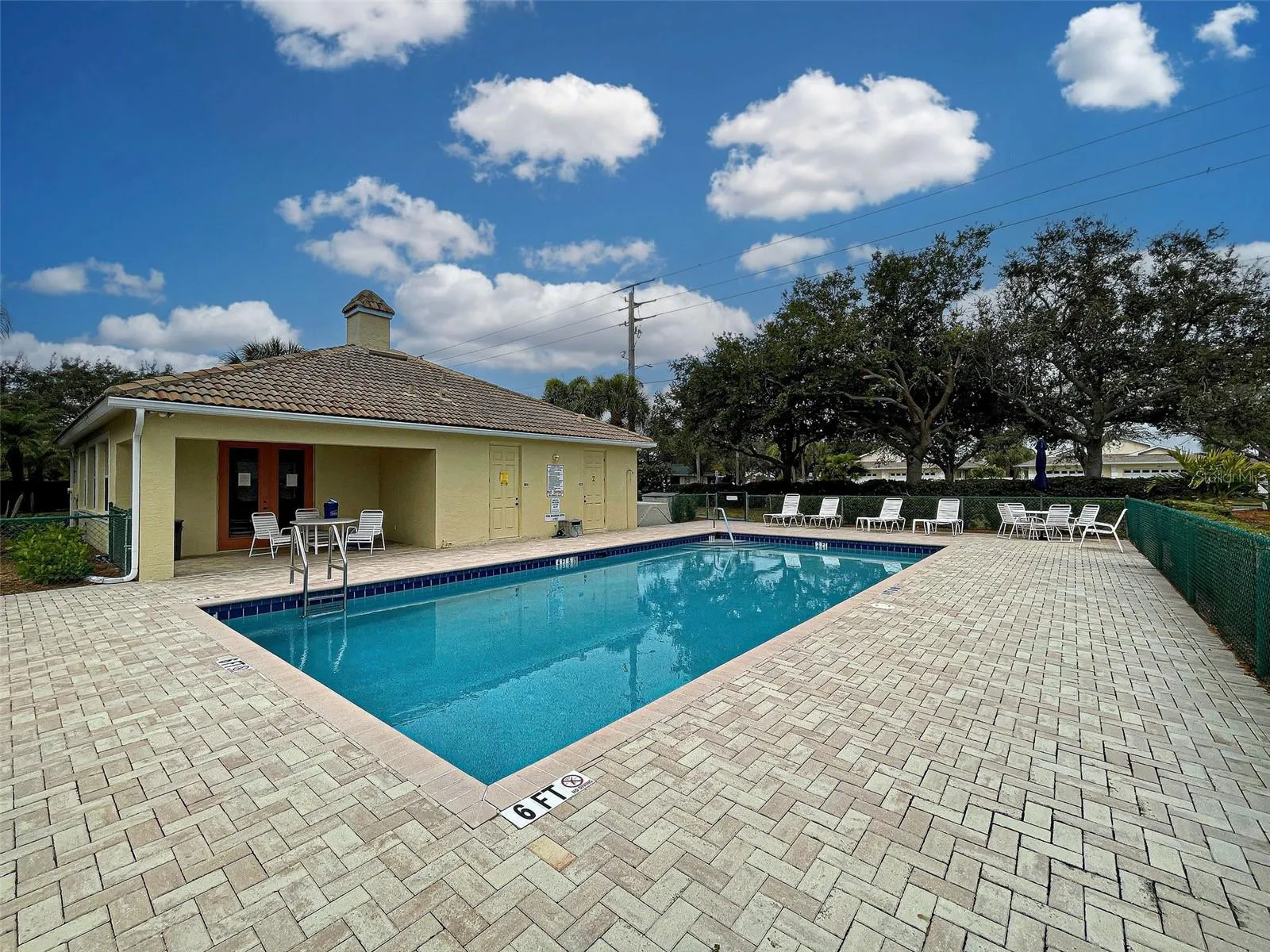 251 VISTA DEL LAGO WAY