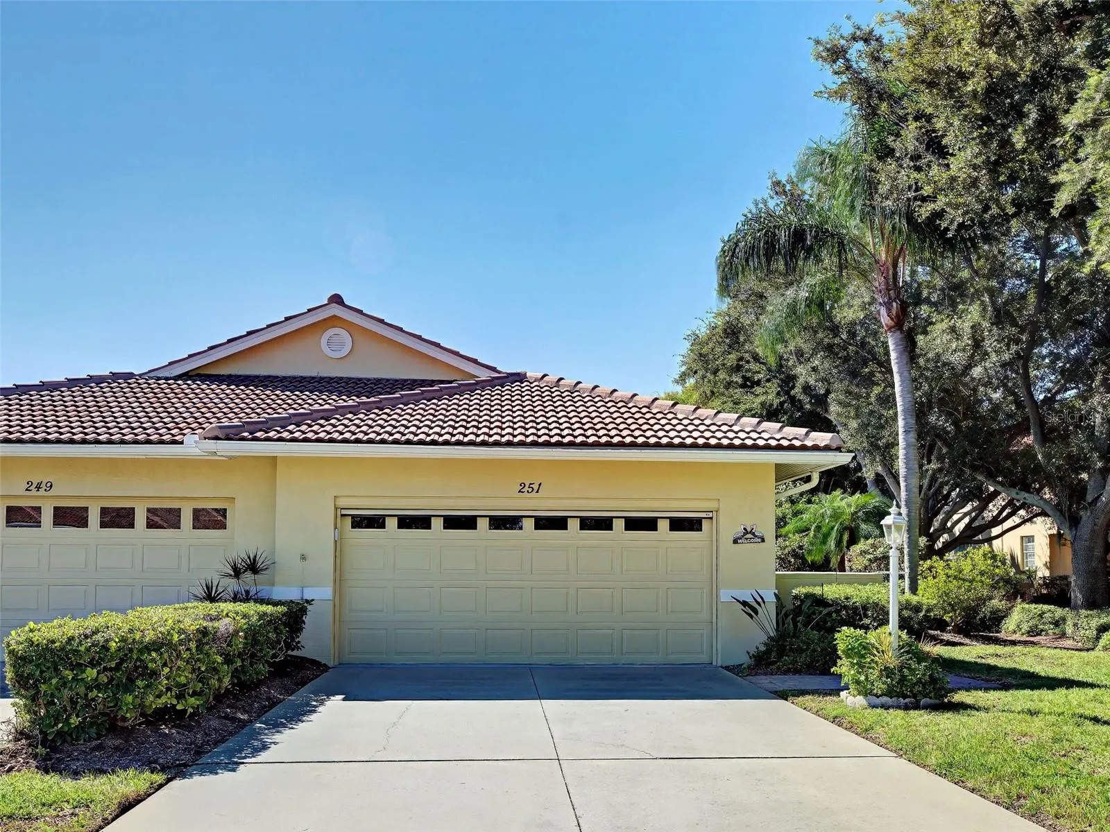 251 VISTA DEL LAGO WAY