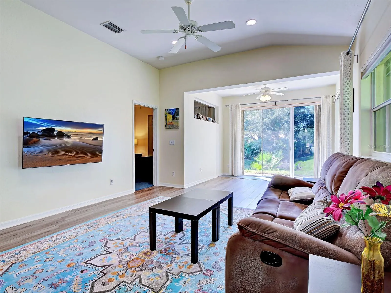 251 VISTA DEL LAGO WAY