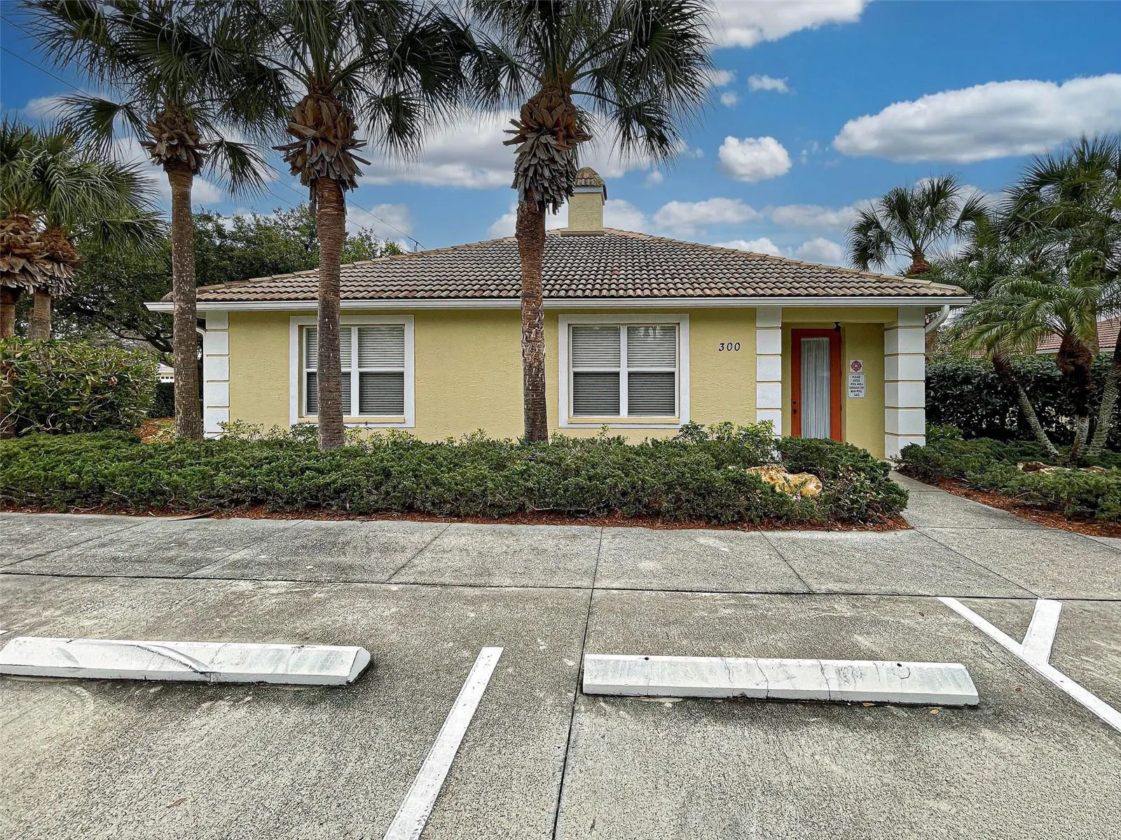 251 VISTA DEL LAGO WAY
