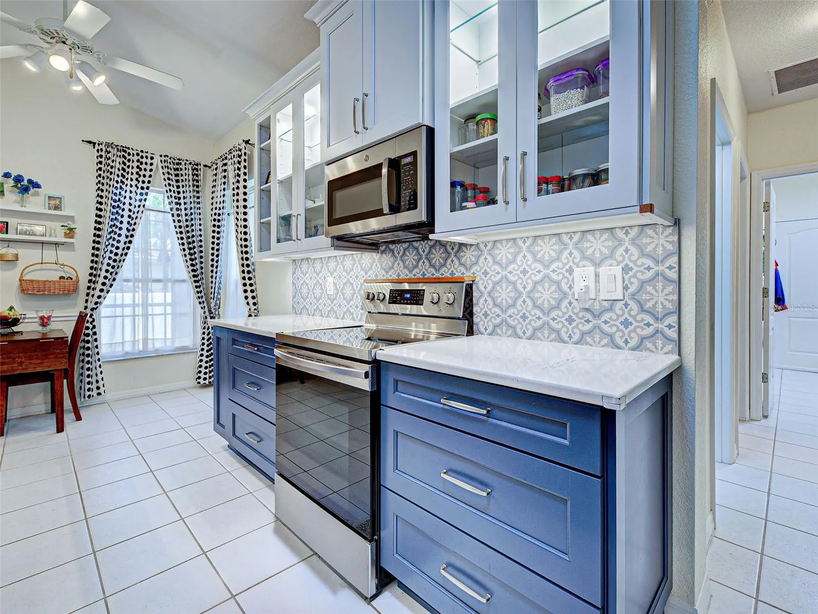 251 VISTA DEL LAGO WAY