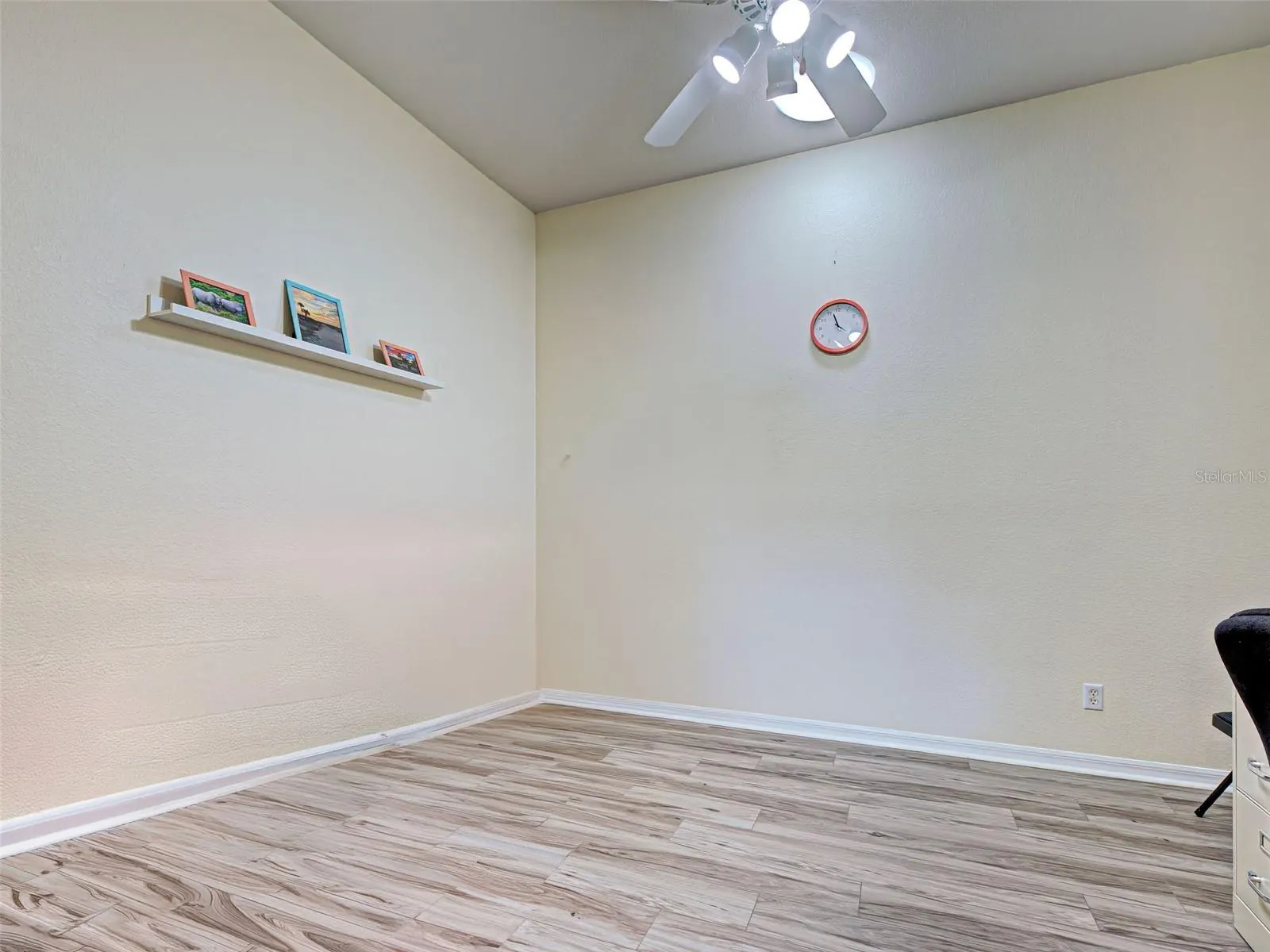 251 VISTA DEL LAGO WAY