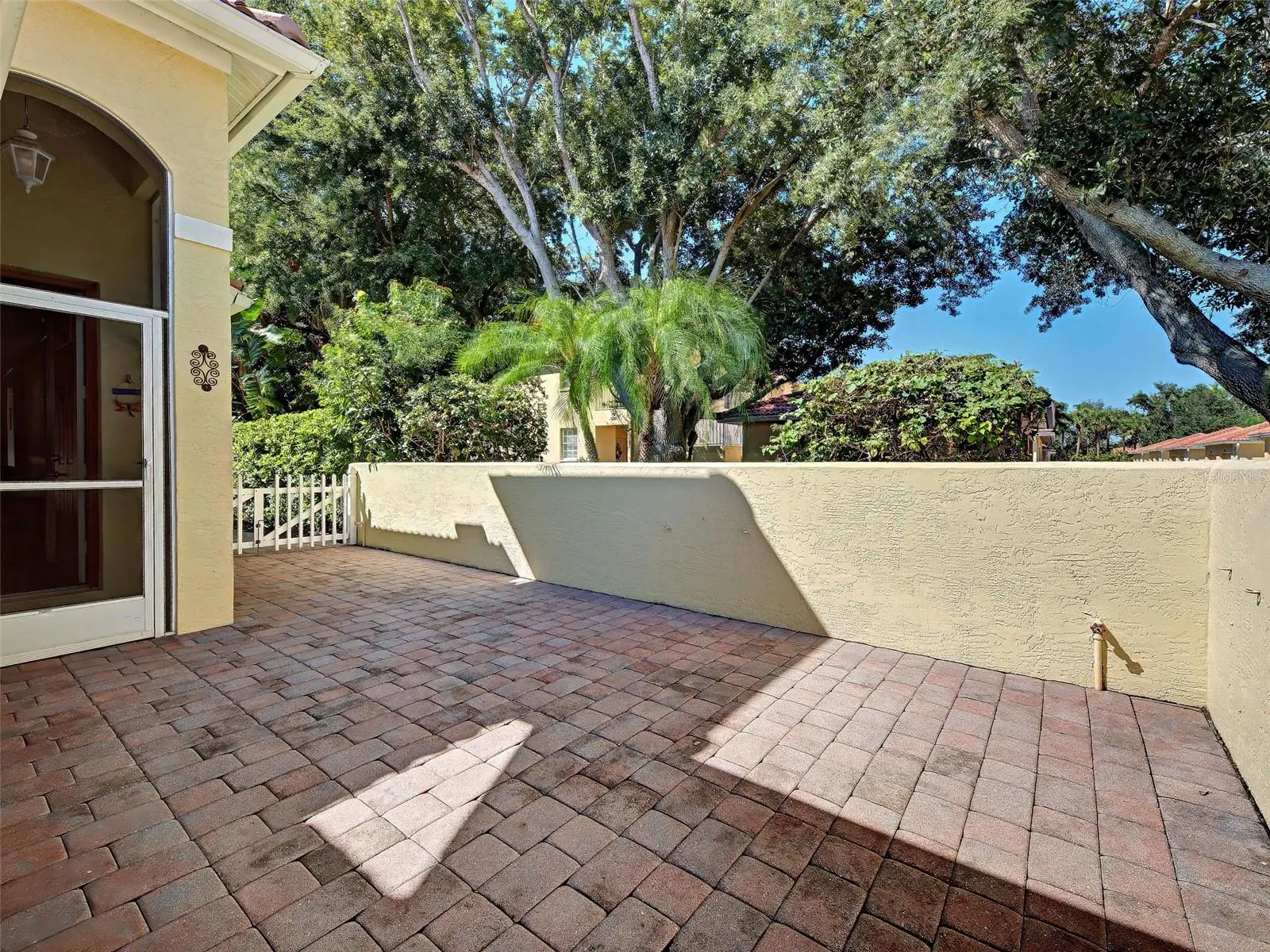 251 VISTA DEL LAGO WAY