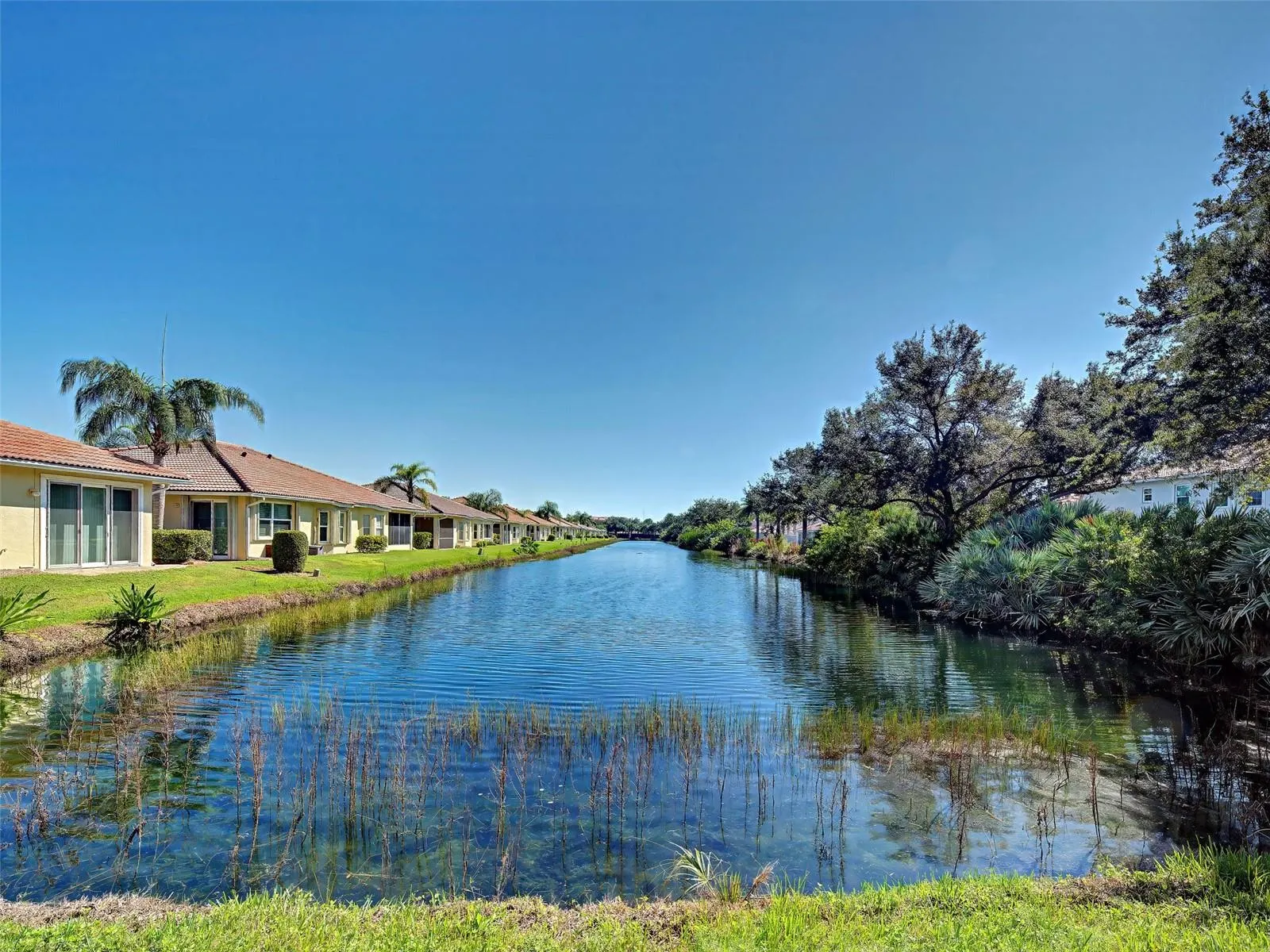 251 VISTA DEL LAGO WAY