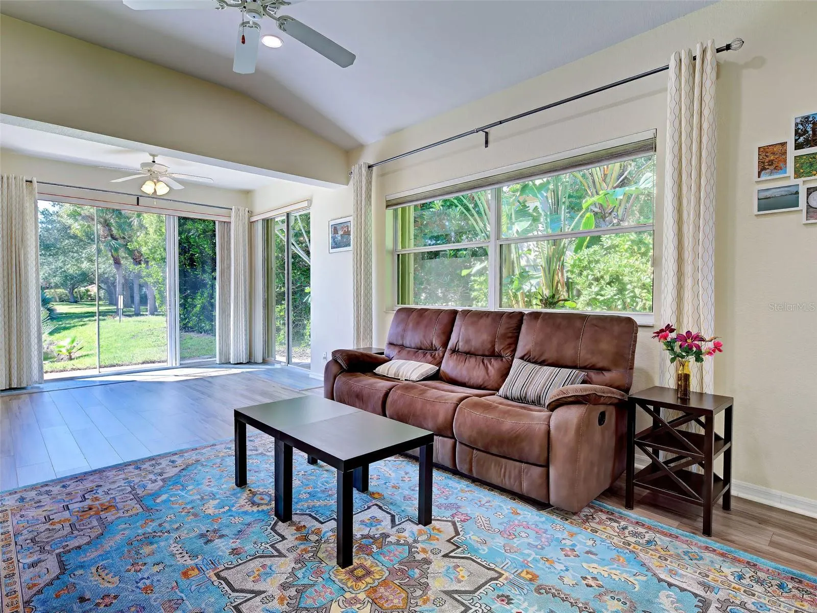 251 VISTA DEL LAGO WAY