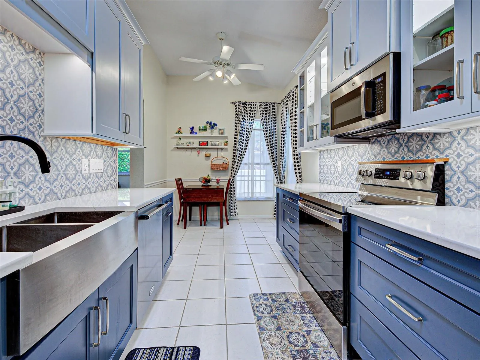 251 VISTA DEL LAGO WAY