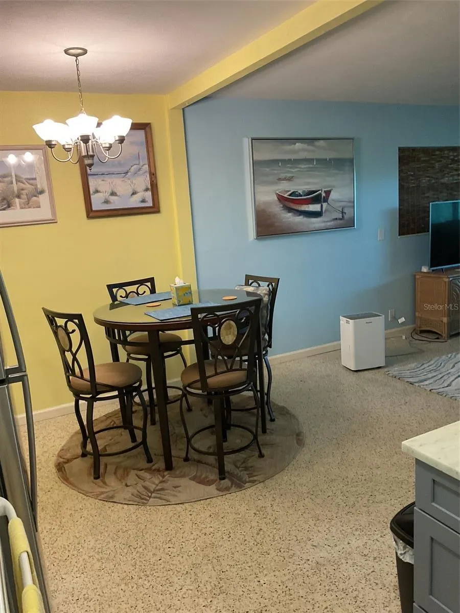 807 PERKINS LN
