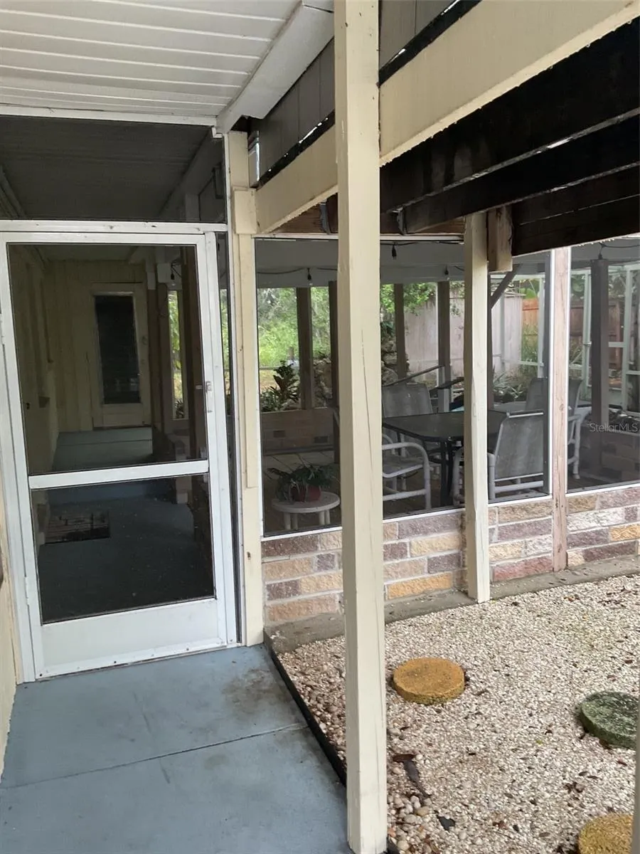 807 PERKINS LN