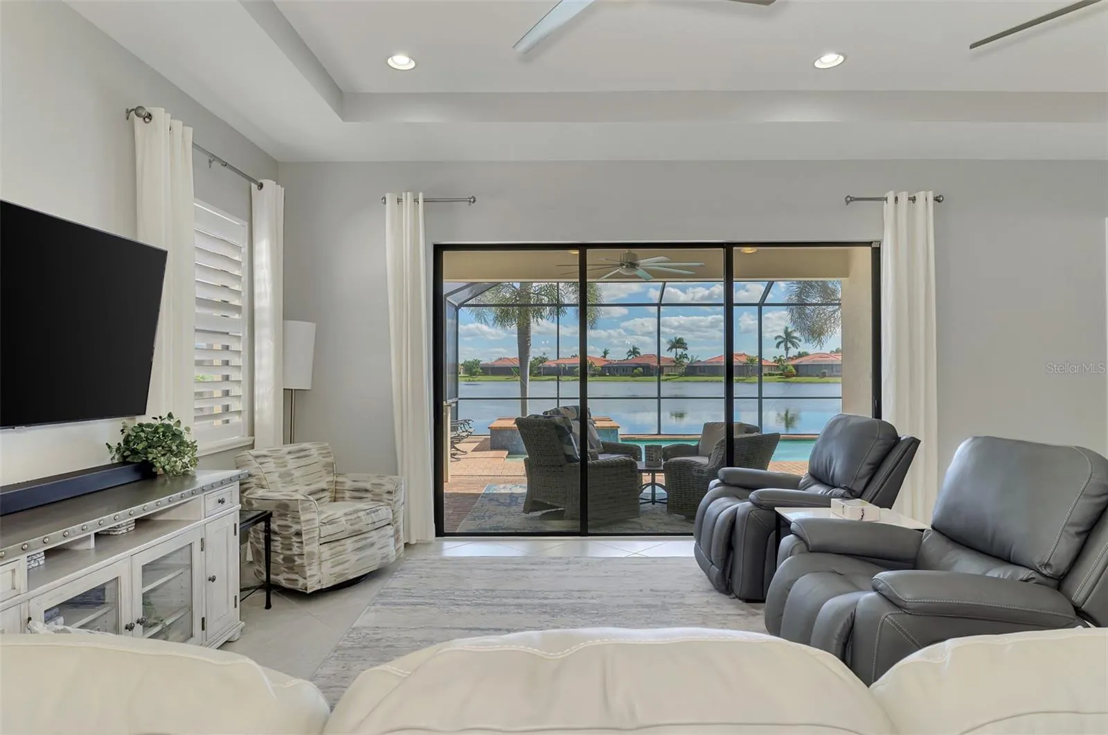 23810 WAVERLY CIR