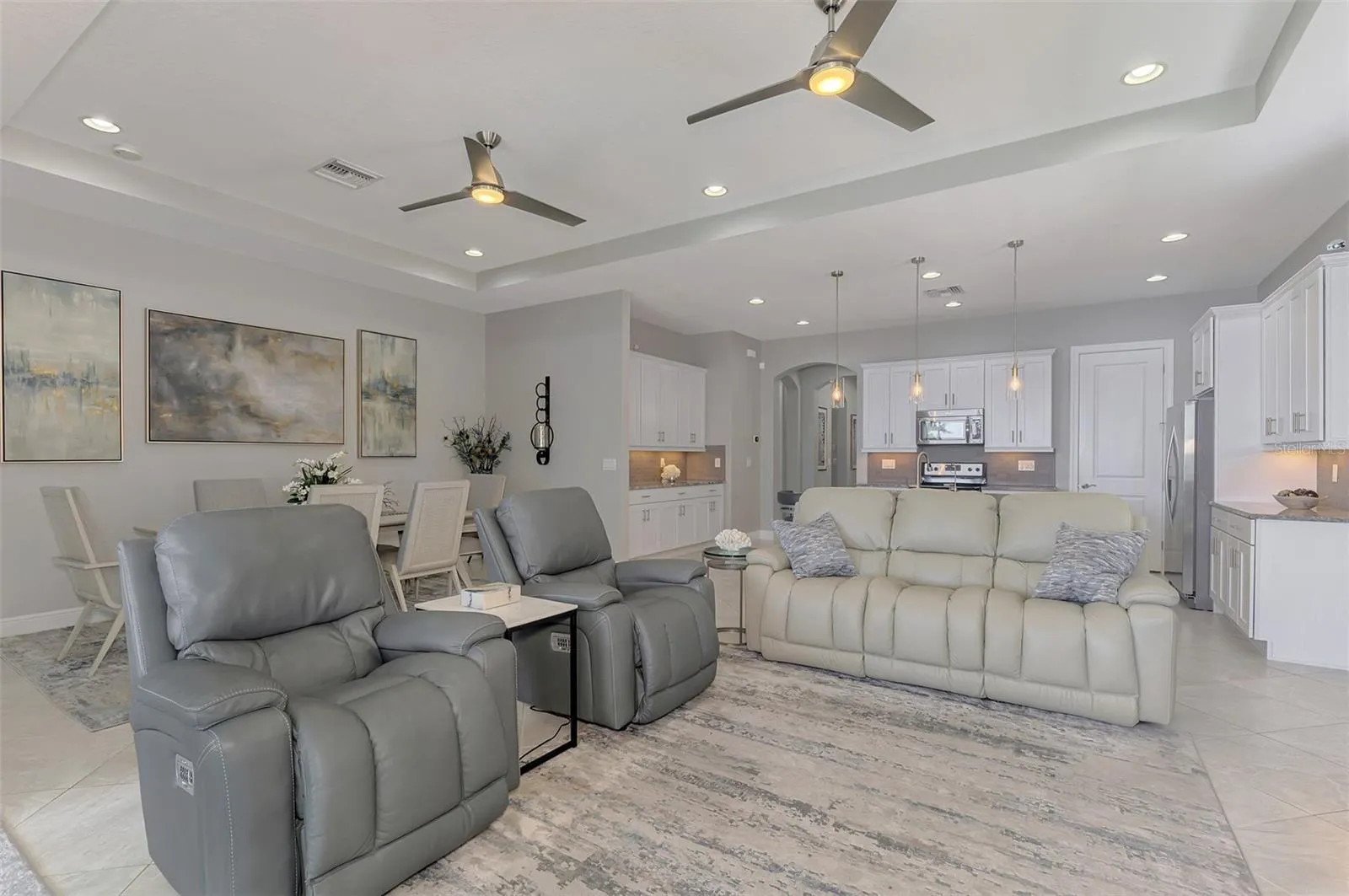 23810 WAVERLY CIR