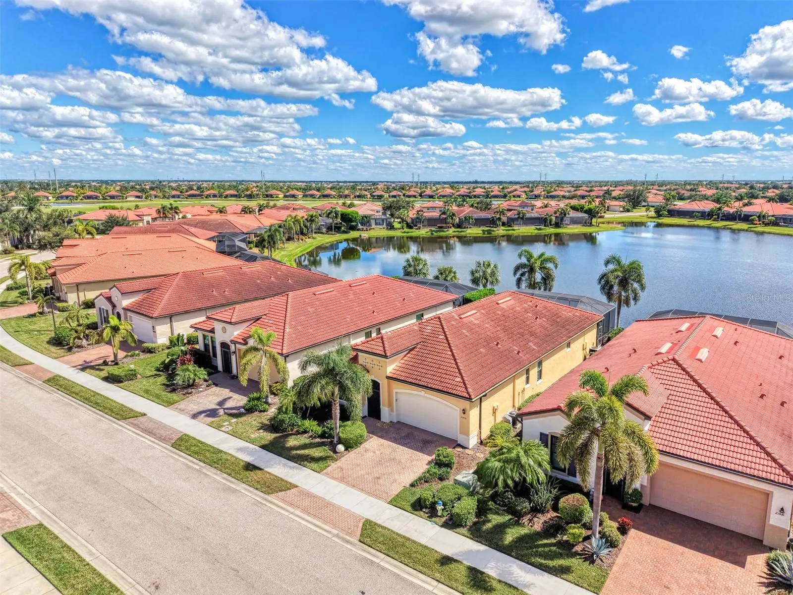 23810 WAVERLY CIR