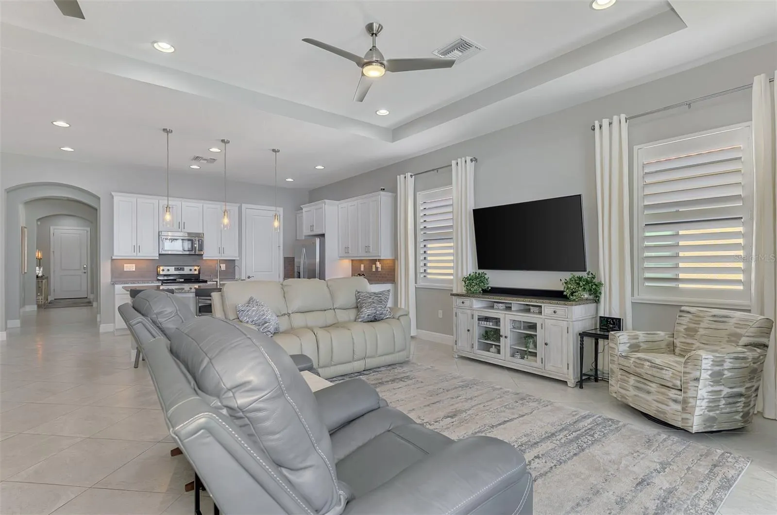 23810 WAVERLY CIR