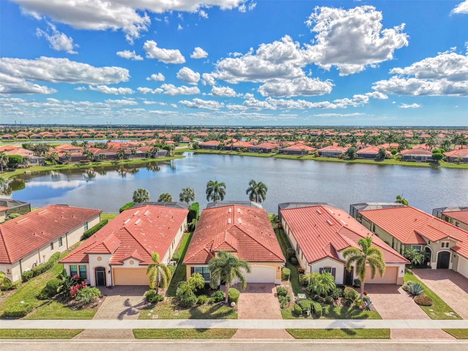 23810 WAVERLY CIR