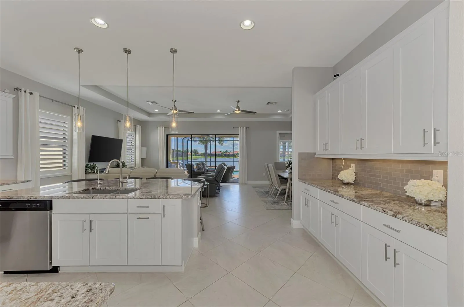 23810 WAVERLY CIR
