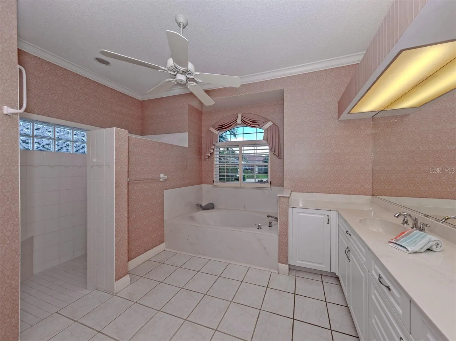 1725 ARDRY WAY