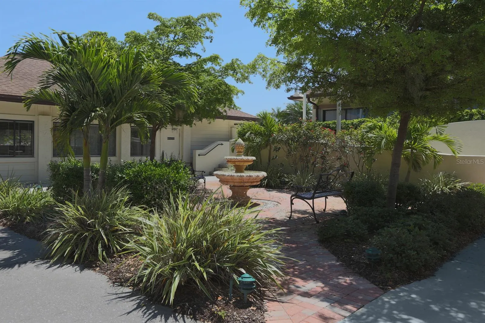 801 WATERSIDE DR #102 #102