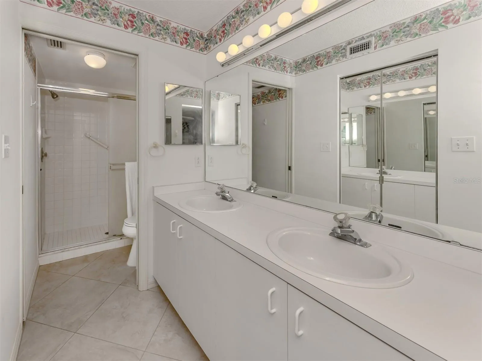 801 WATERSIDE DR #102 #102