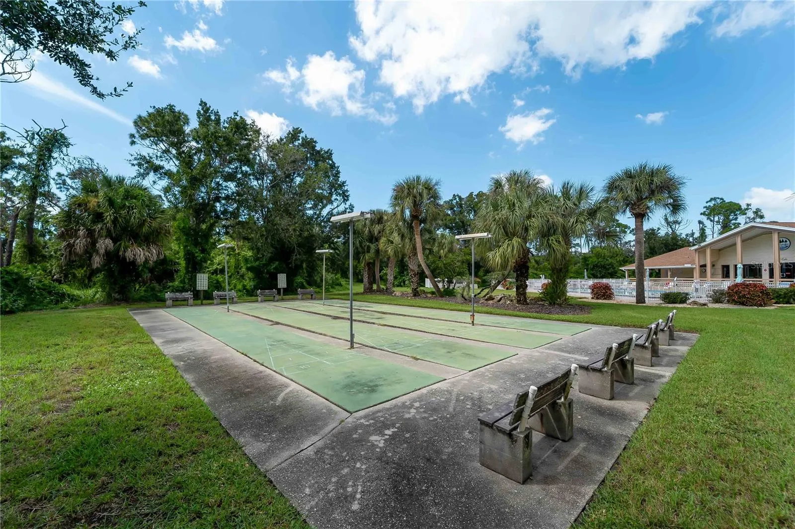 1319 PINEBROOK WAY CT