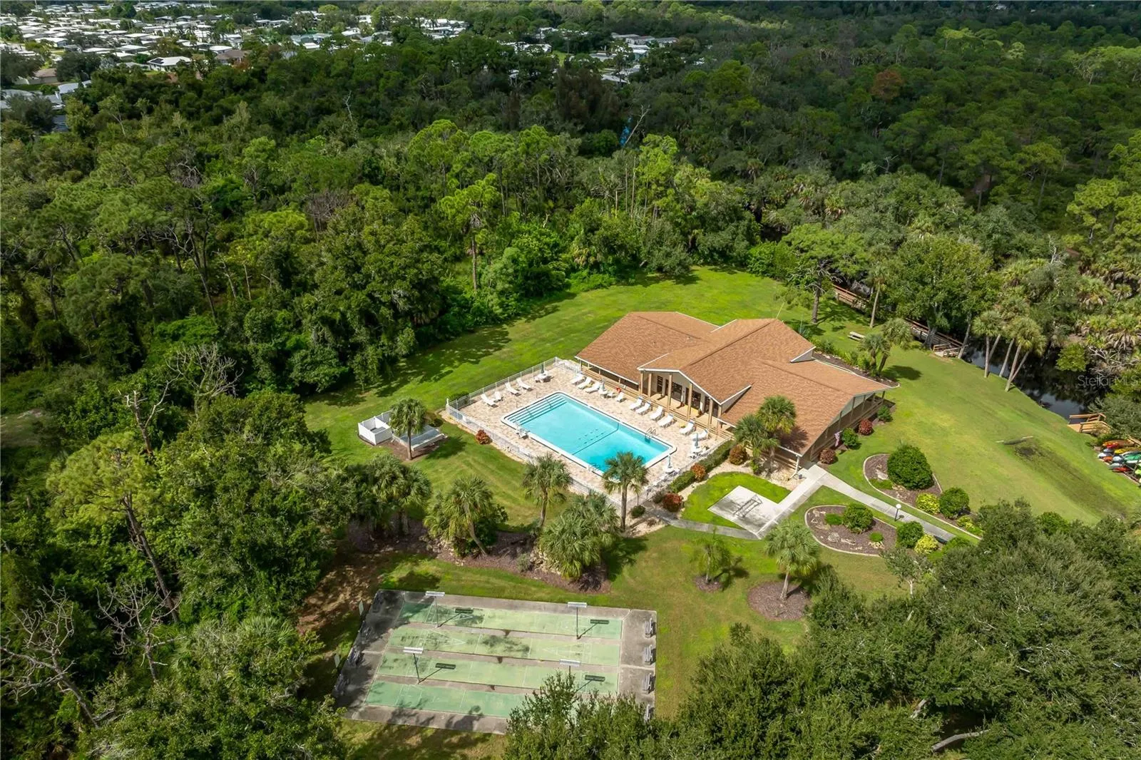1319 PINEBROOK WAY CT