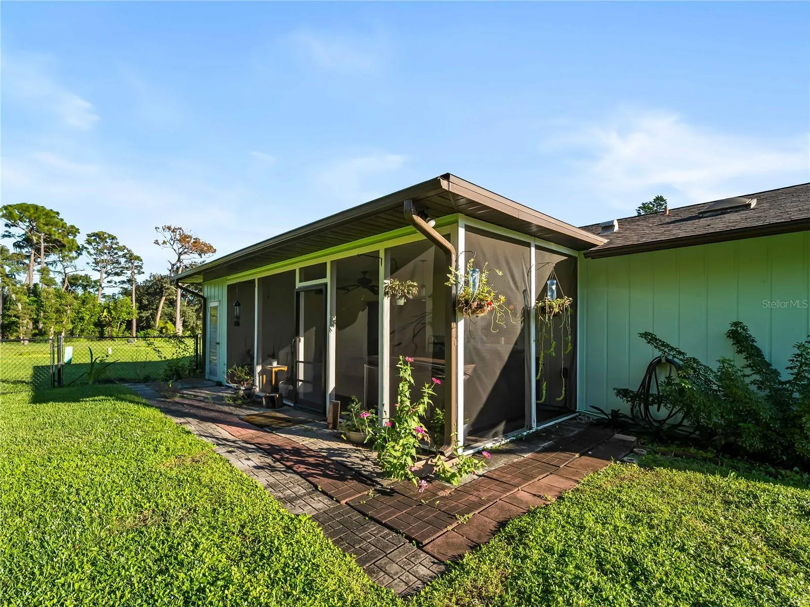 1319 PINEBROOK WAY CT