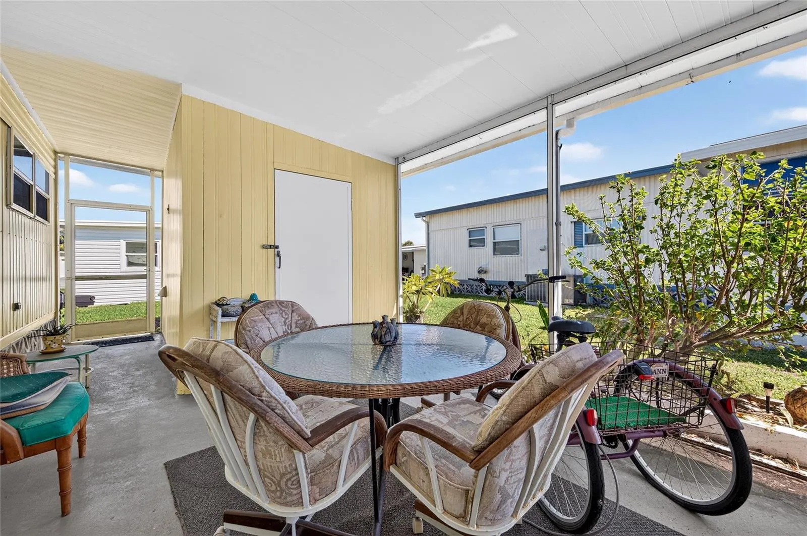 213 MANTUA DR