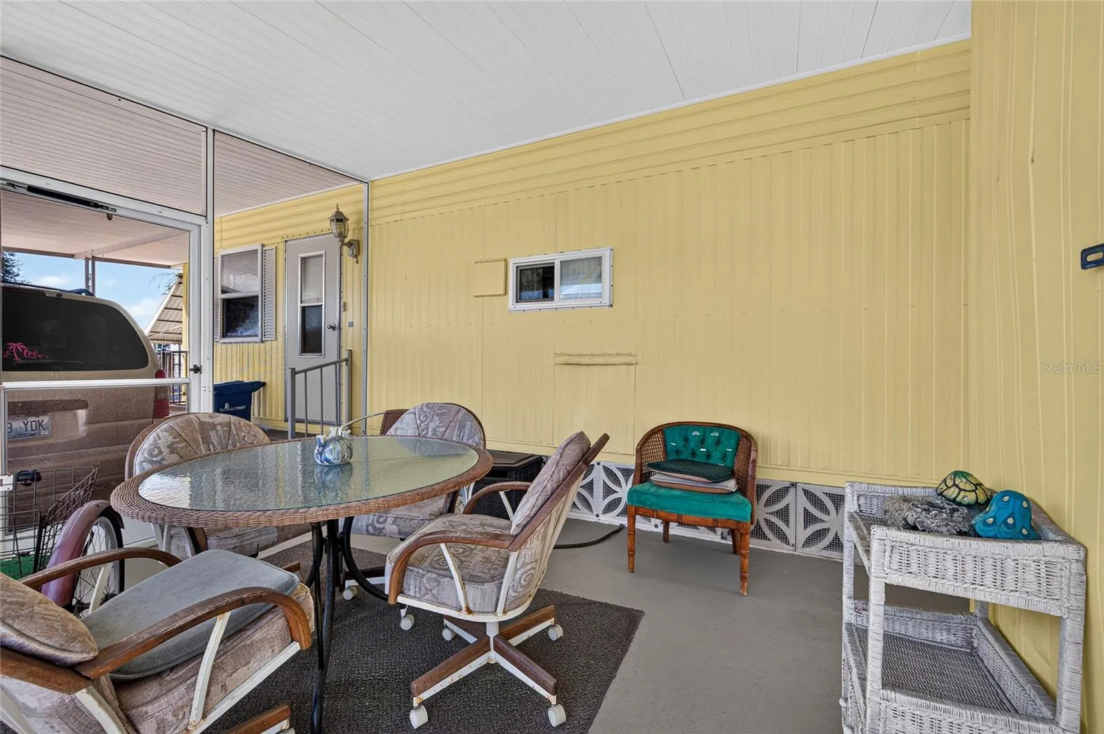 213 MANTUA DR