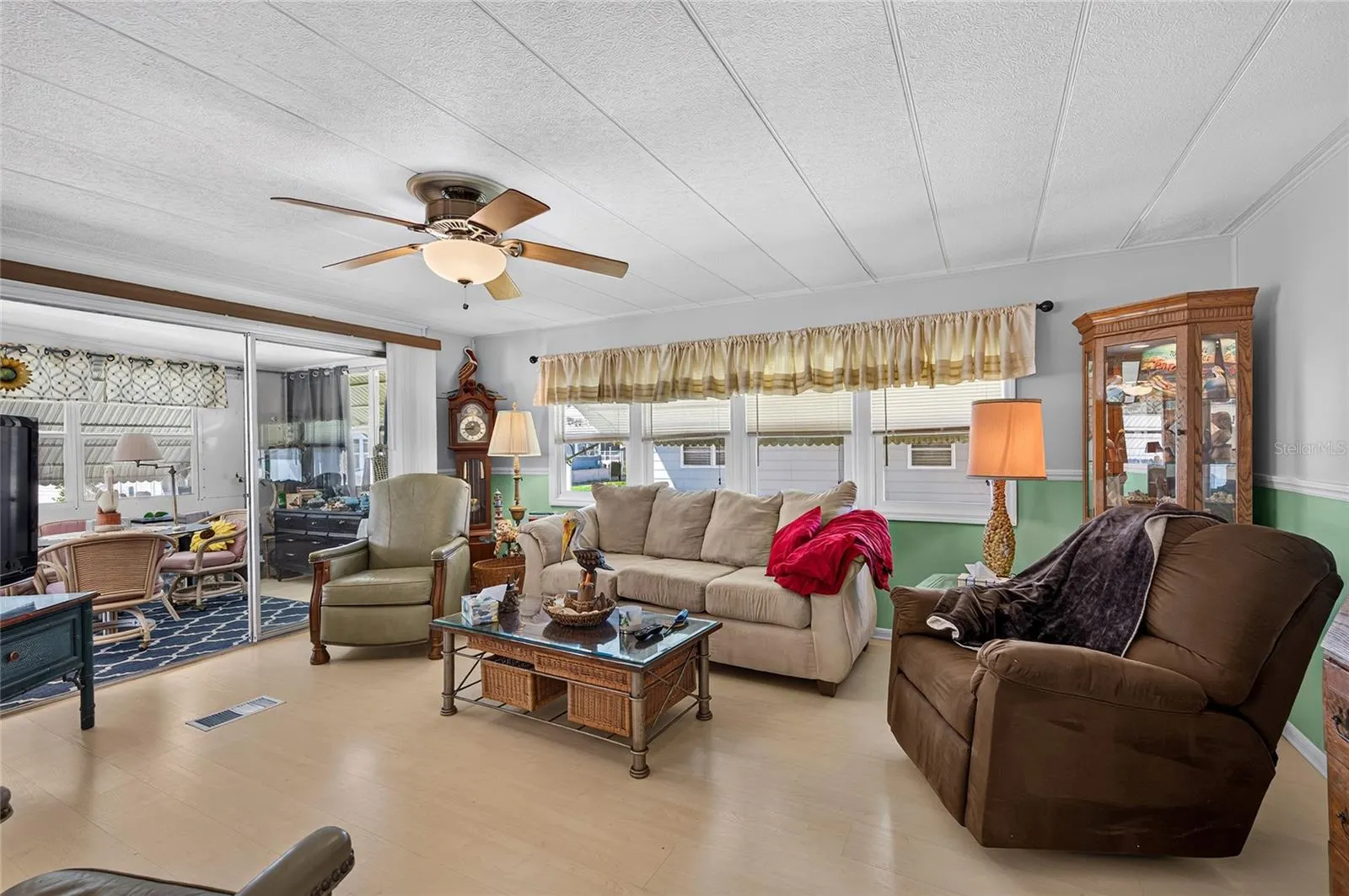 213 MANTUA DR