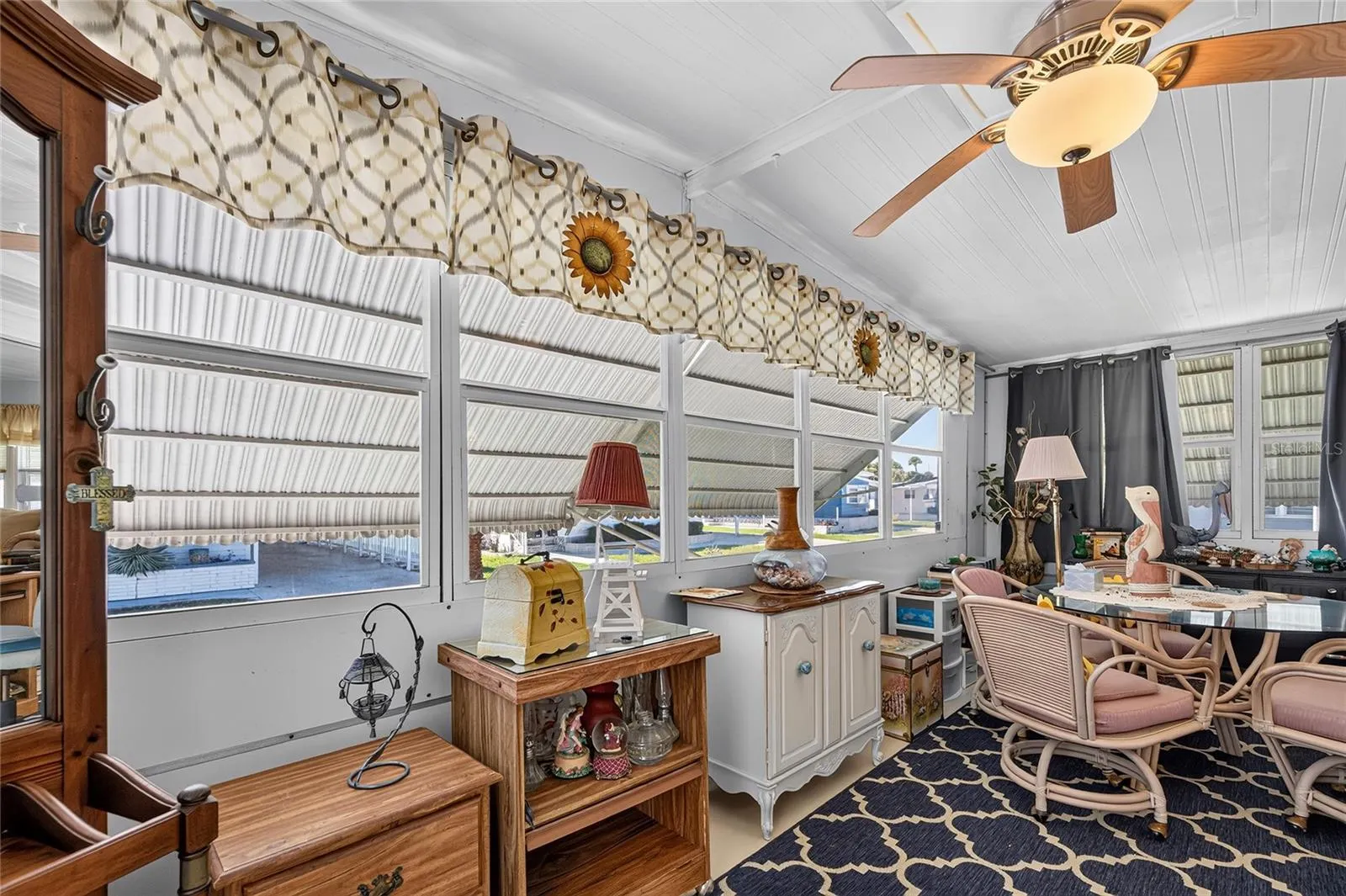 213 MANTUA DR