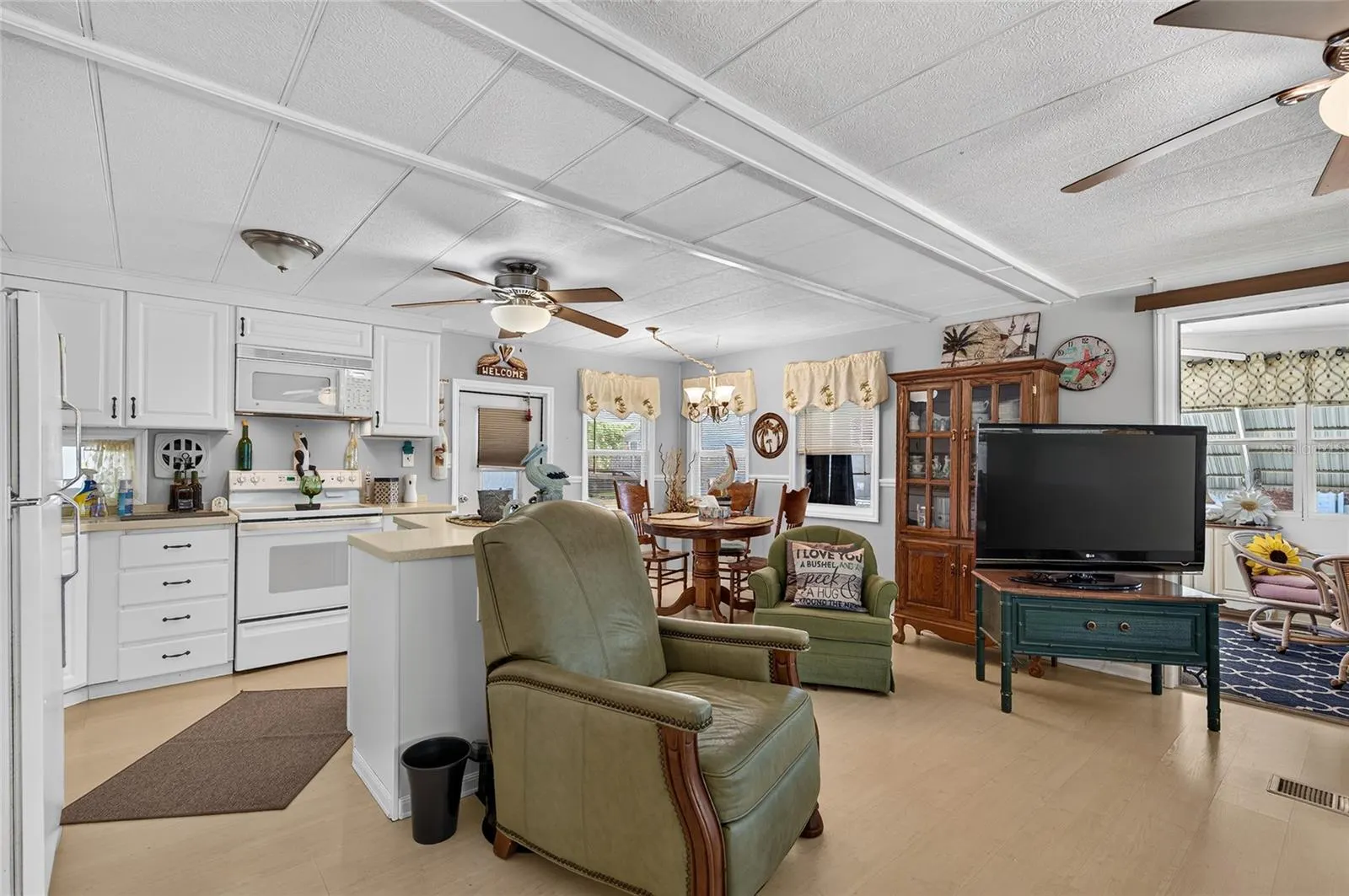 213 MANTUA DR