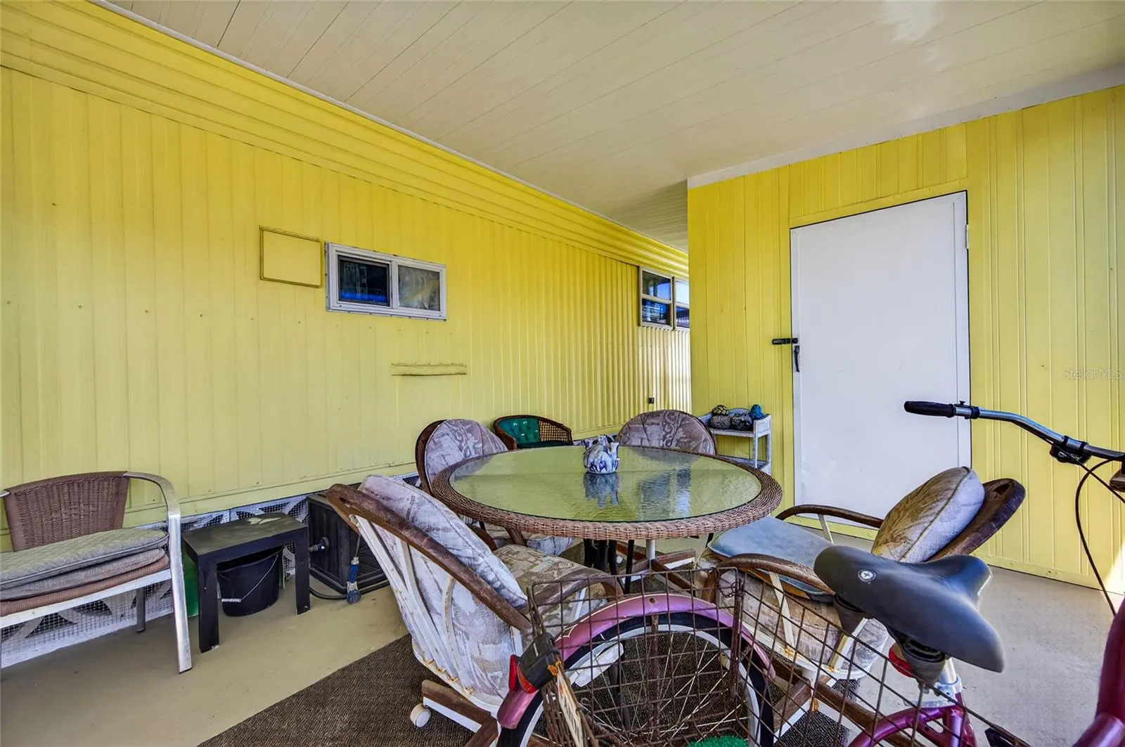 213 MANTUA DR