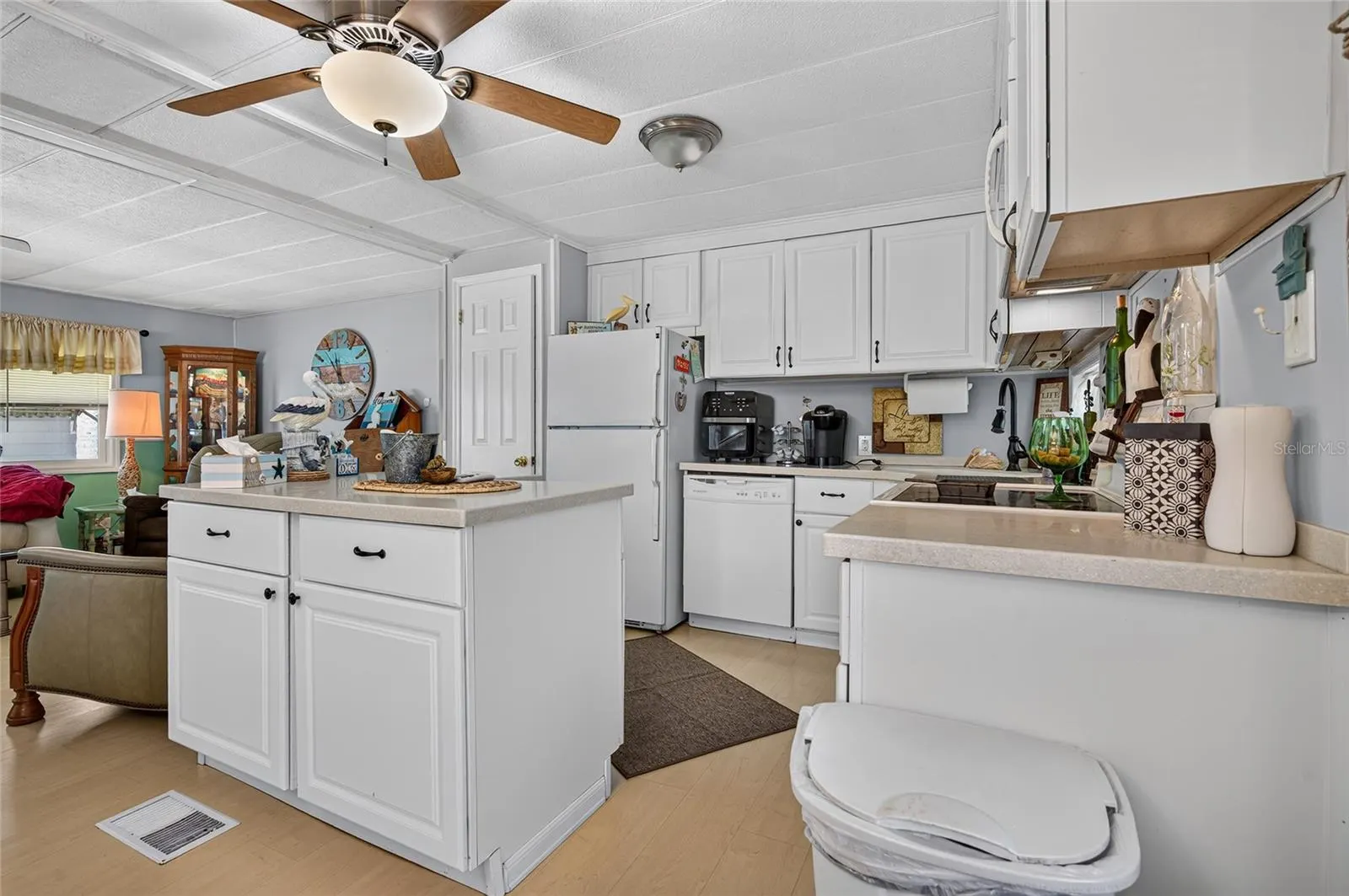 213 MANTUA DR
