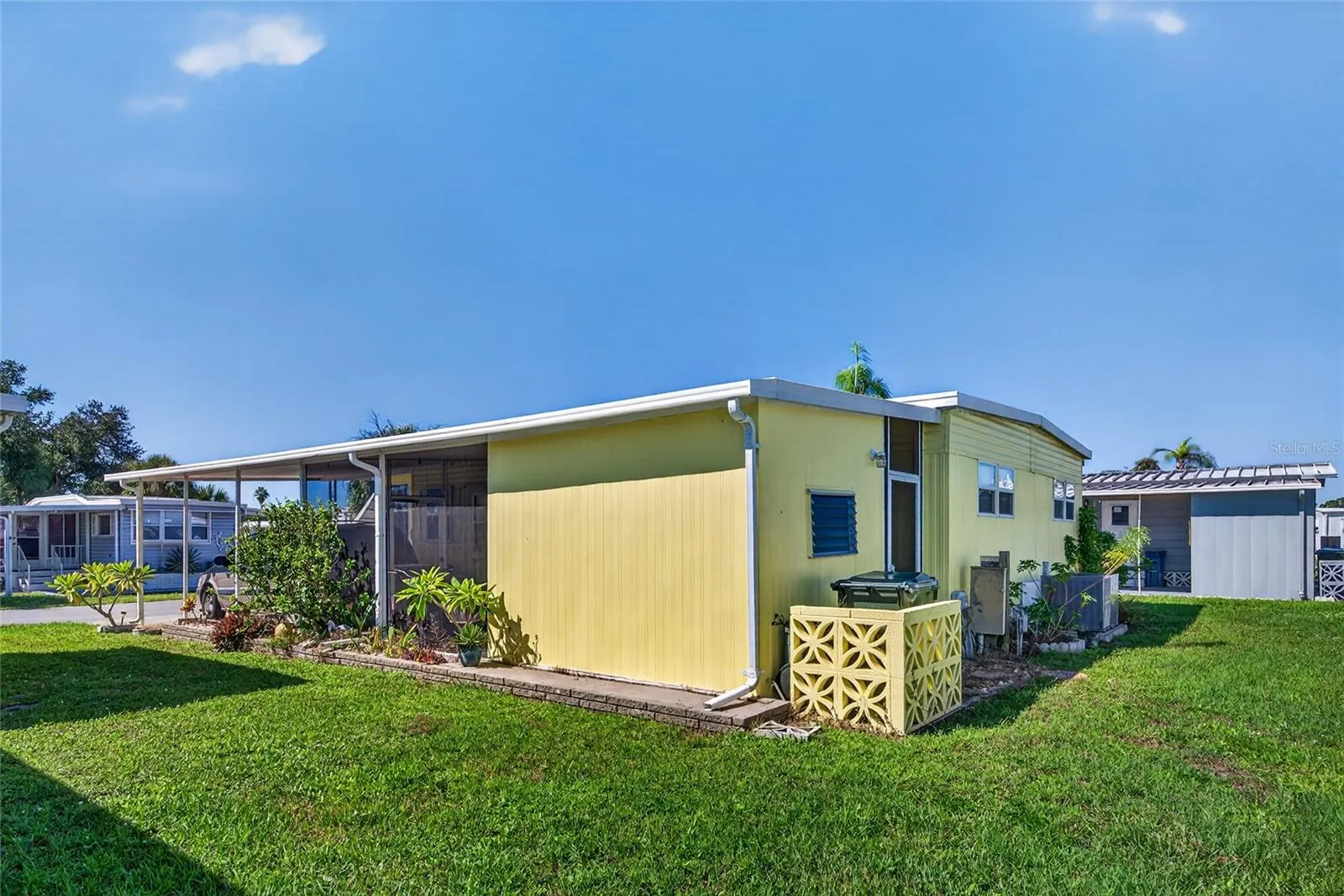 213 MANTUA DR