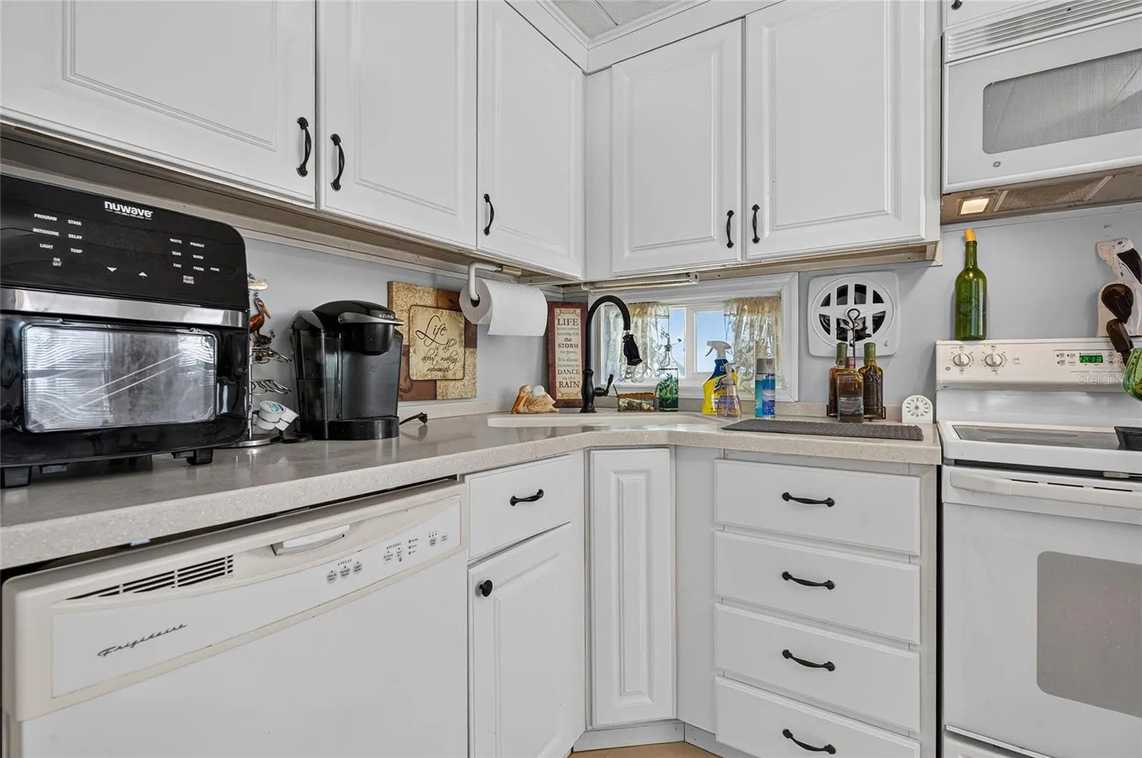 213 MANTUA DR