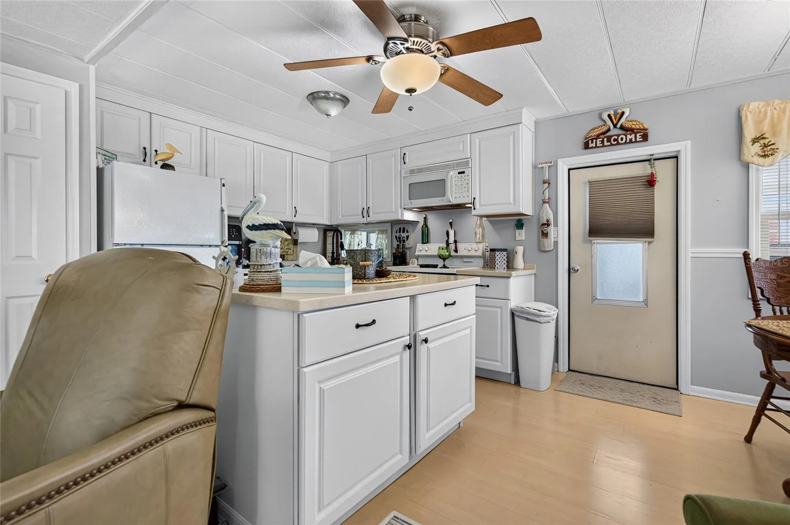 213 MANTUA DR