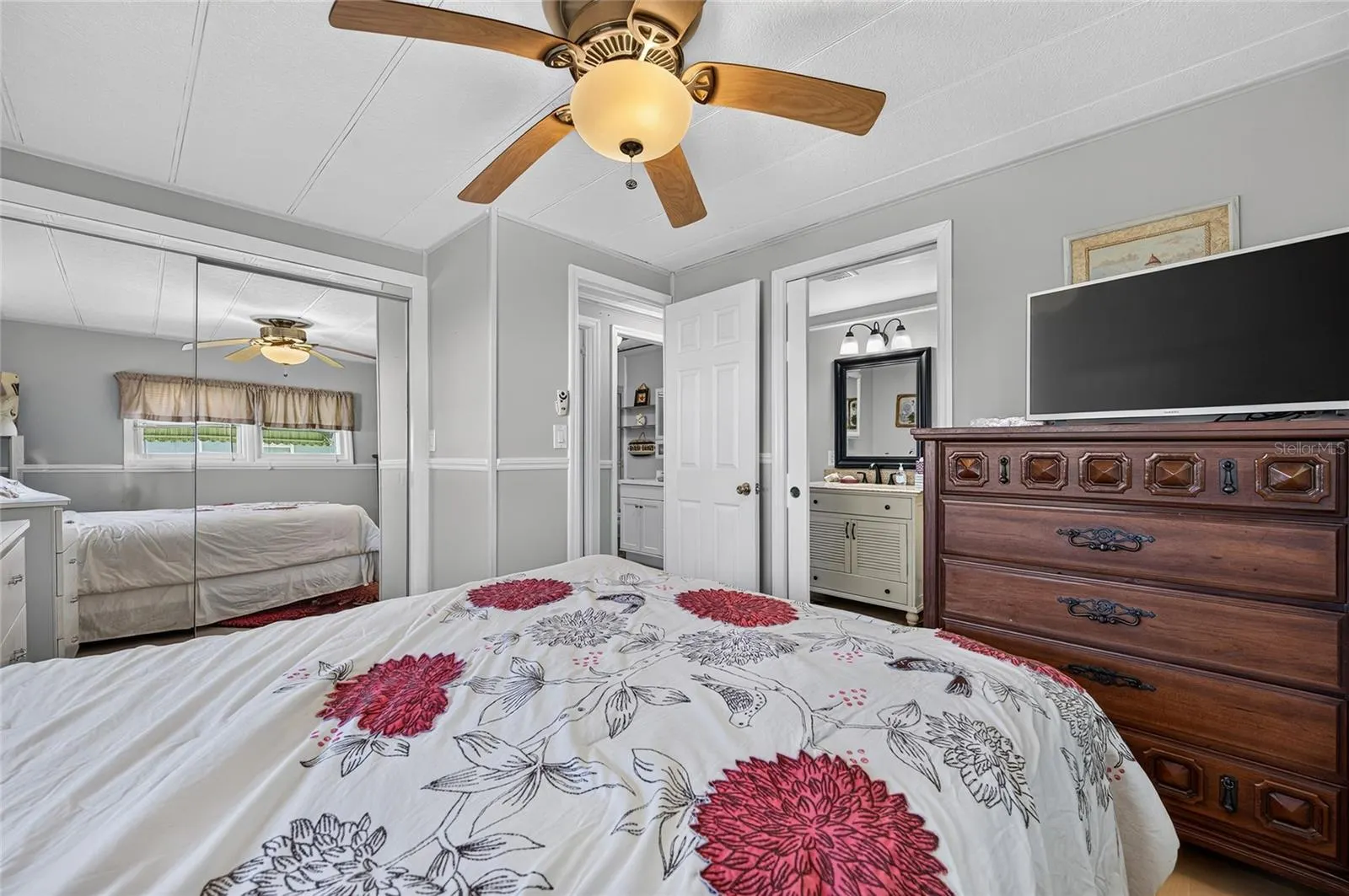 213 MANTUA DR