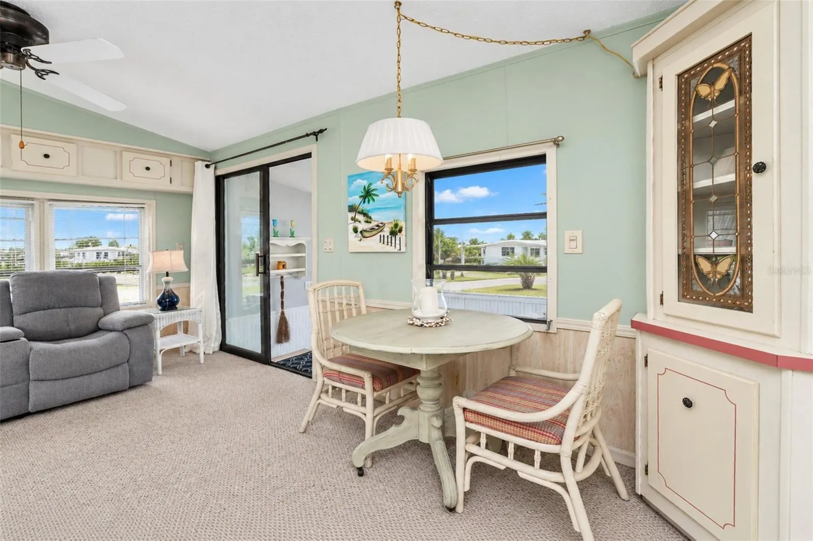 39 CROWN POINT DR