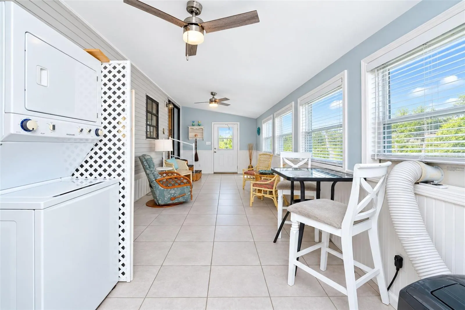 39 CROWN POINT DR
