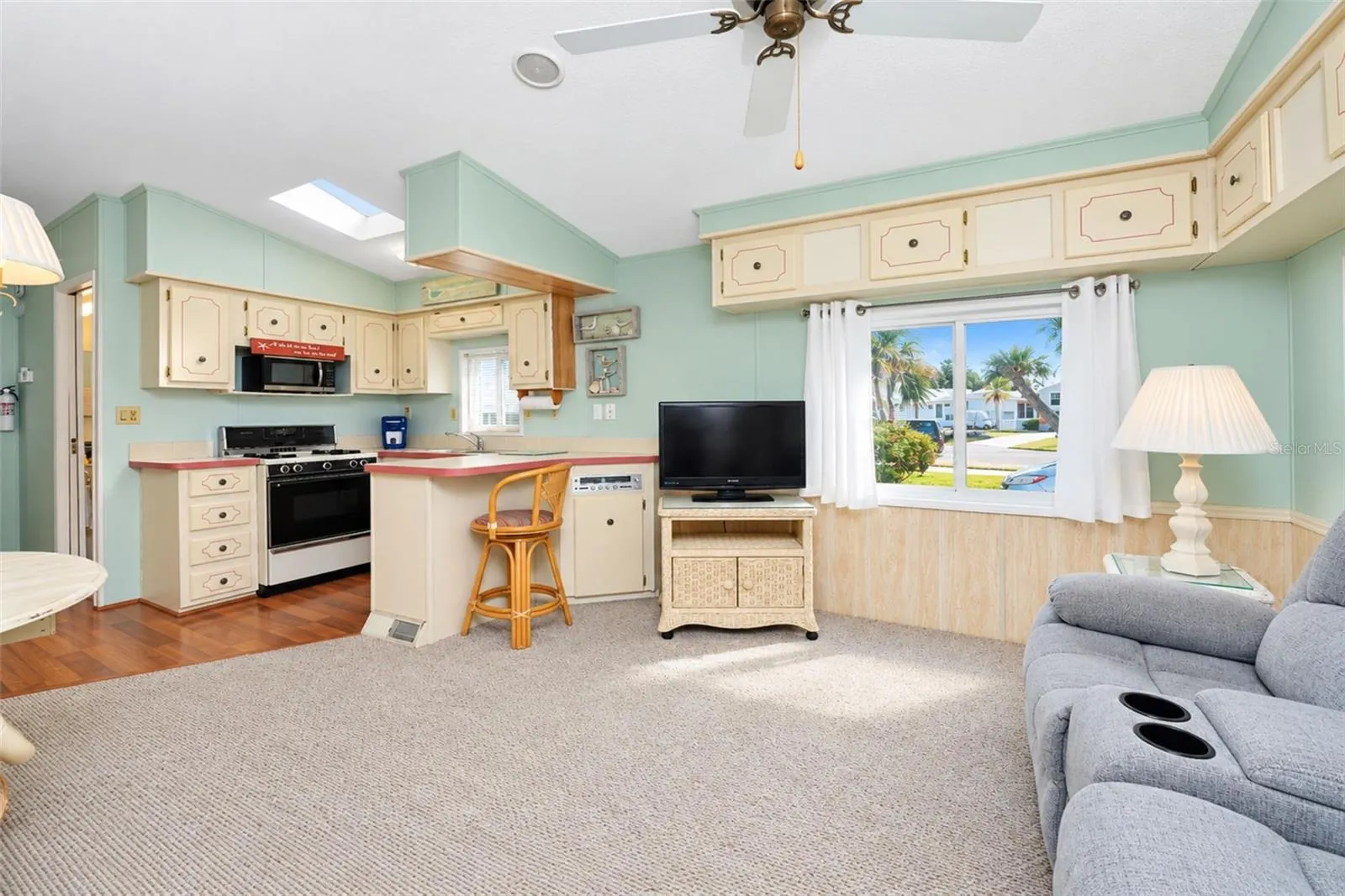 39 CROWN POINT DR
