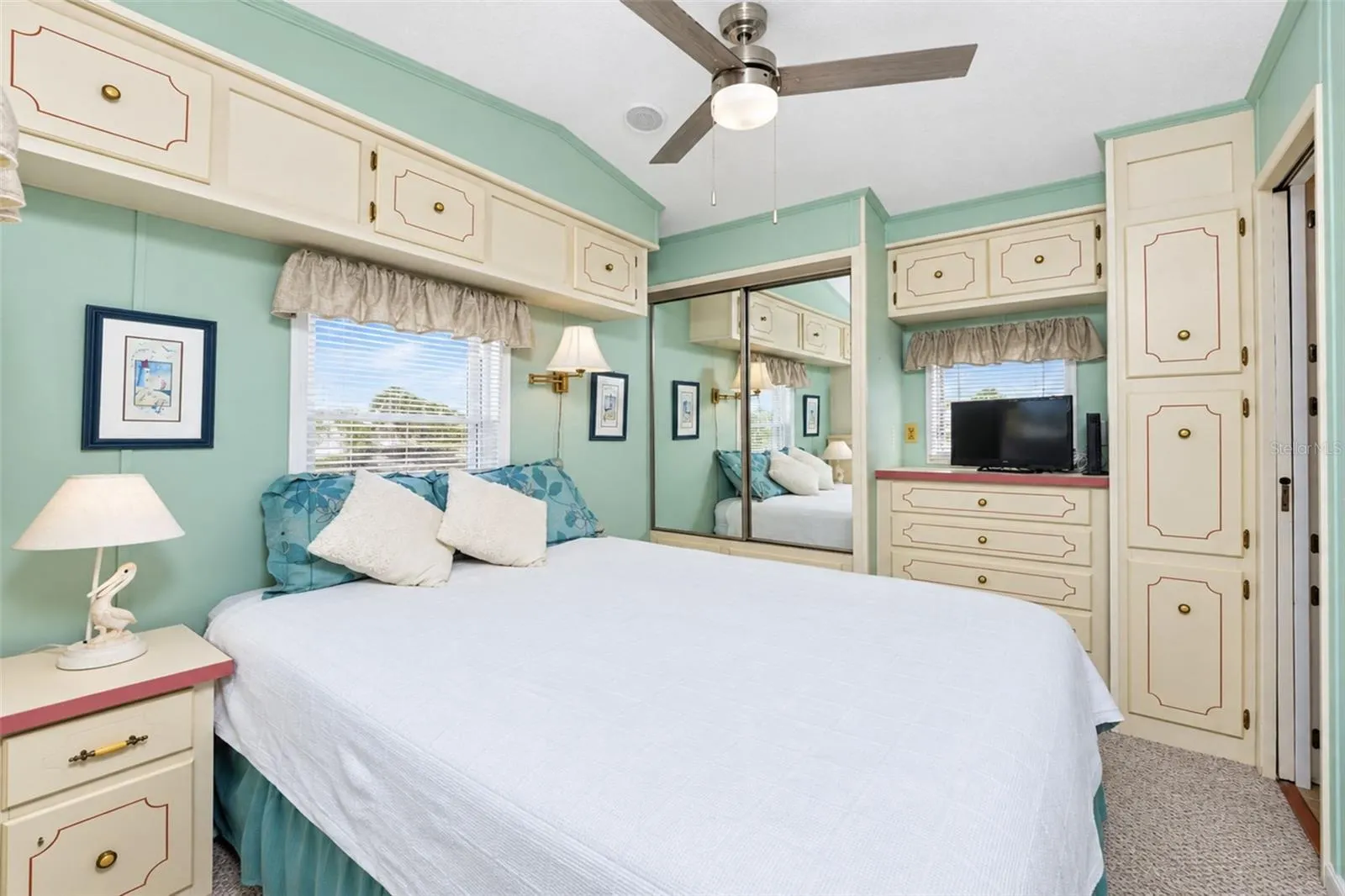 39 CROWN POINT DR