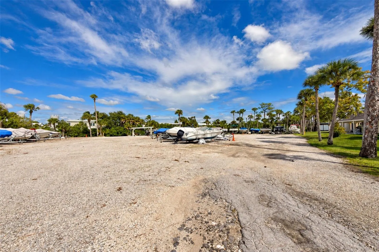 39 CROWN POINT DR